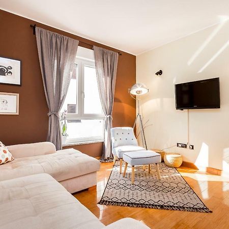 City Stylish Apartment Пула Экстерьер фото