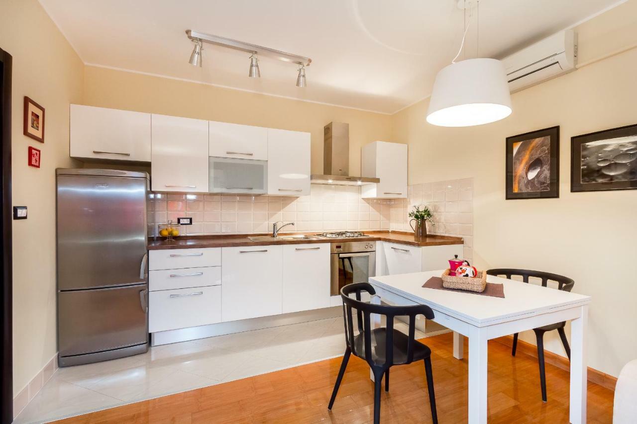 City Stylish Apartment Пула Экстерьер фото