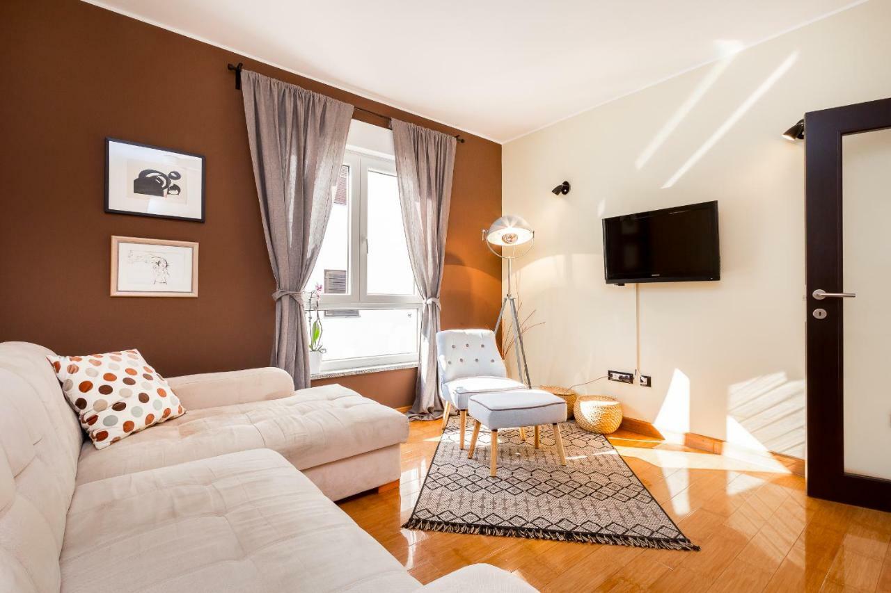 City Stylish Apartment Пула Экстерьер фото